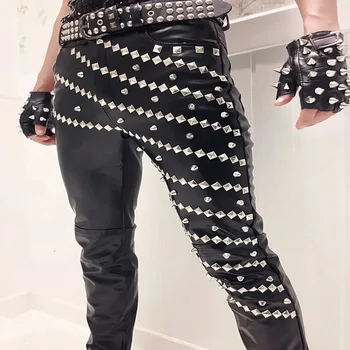 ABOORUN Мужские брюки из искусственной кожи в стиле панк с заклепками Мотоциклетные кожаные брюки